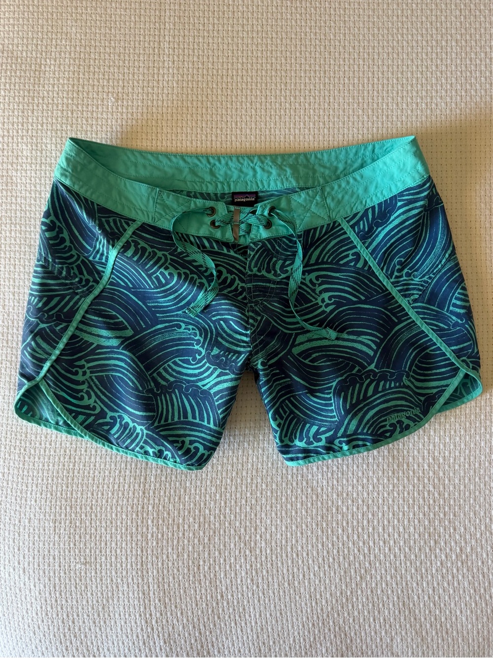 Patagonia board shorts Women’s size 8
